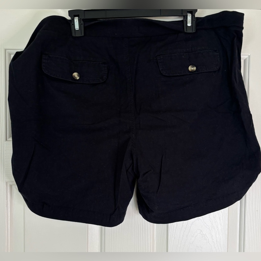 Sonoma Women's Black Cargo Shorts - Picture 2 of 3